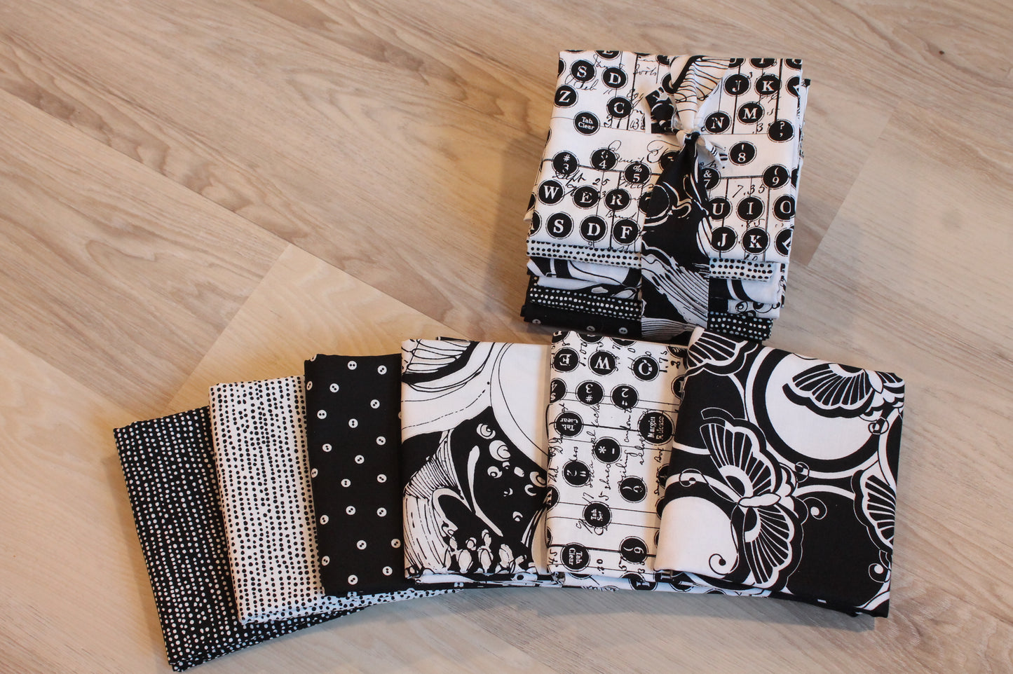 Black & White Fabric Bundle ~ 6 Half Yard Bundle
